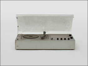 Illustration for article titled ReBraun MP3 Player Brings Post-War German Design to the 21st Century